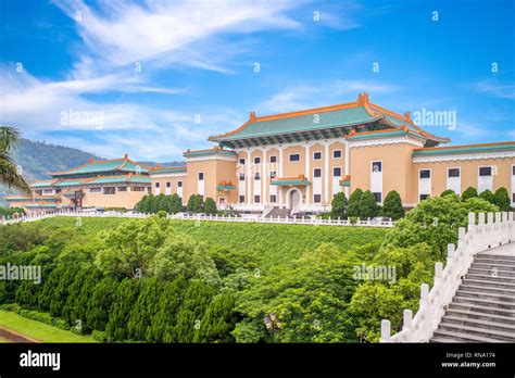 National Palace Museum In Taipei Taiwan Stock Photo Alamy