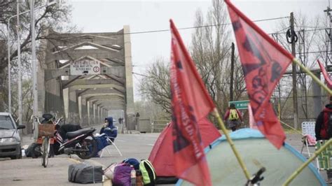 Desde Las Corte Total De Los Puentes Por Protesta De