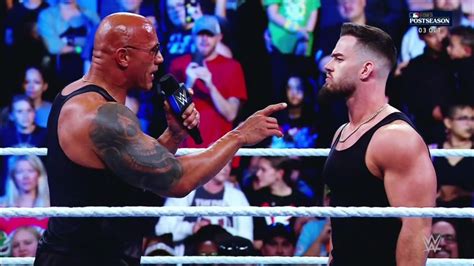 Resumen The Rock Regresa A WWE Atacando A Austin Theory WWE Raw 18 09