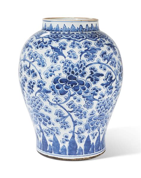 Vase En Porcelaine Bleu Blanc Chine Dynastie Qing Xviii E Siecle