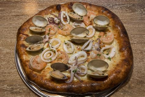 Tour Roberts Pizza And Dough Co Streetervilles Gourmet Pie Shop