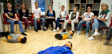 Ehbo Cursus Reanimatie En Aed Rode Kruis Nederland