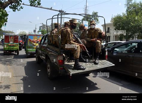 Lahore 28th Apr 2021 Pakistani Soldiers Patrol On A Road In Lahore