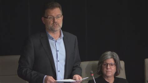 Une Majorit De Conseillers Appuie Le Maire De Gatineau Contre Une