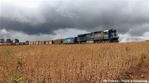 Trem Locotrol 3 Locomotivas ES43BBi Se Arrastando Na Rampa De