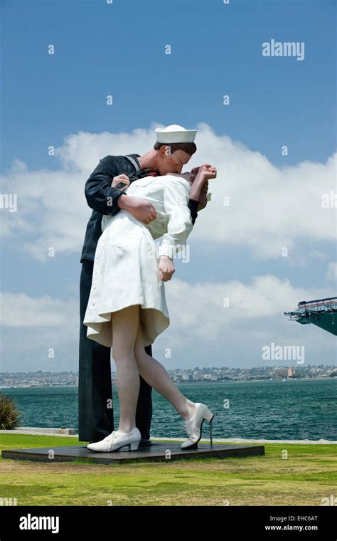 Historical 2007 Unconditional Surrender Kiss Sculpture ©seward Johnson 2005 Uss Midway Mole