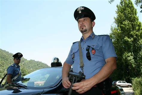 Anziano Cade Nel Torrente A Fano Salvato Dai Carabinieri