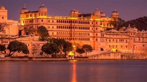 Full Day Udaipur Sightseeing Tour Package And Taxi Rentals