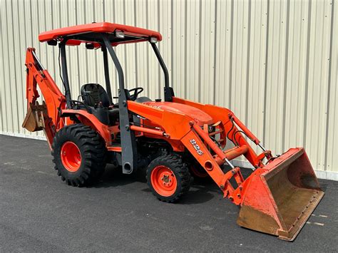 2013 Kubota B26 4x4 Loader Backhoe Tractor - Platinum Truck and Equipment