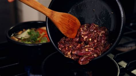 Bulgogi Stew In An Earthenware Pot Ttukbaegi Bulgogi 뚝배기불고기 Recipe By Maangchi