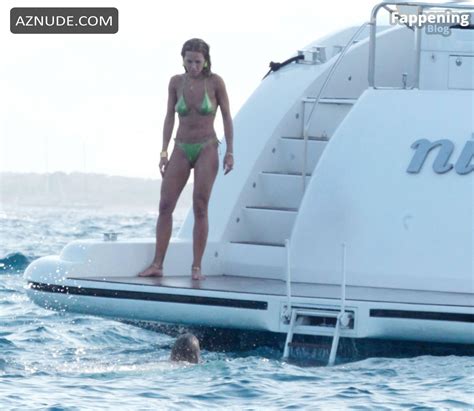 Rita Ora Sexy Spotted Showing Off Her Sizzling Bikini Body On A Yacht