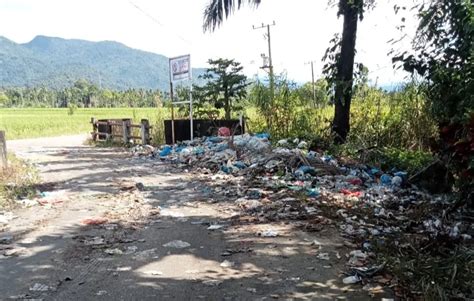 Oknum Warga Di Kuala Batee Masih Doyan Buang Sampah Di Kampung Orang