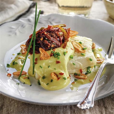 Bacalao al pilpil con sofrito de pimientos y cebolla típico de Bilbao