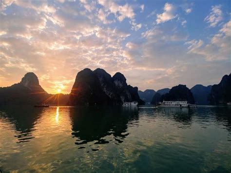 770+ Halong Bay Sunrise Stock Photos, Pictures & Royalty-Free Images ...