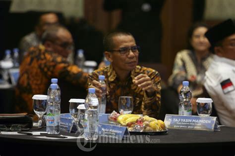 Ceo Tribun Network Dahlan Dahi Memberi Sambutan Foto