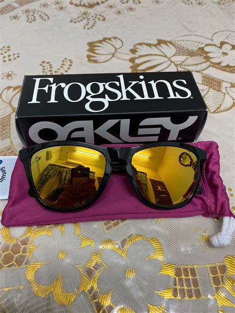 Oakley Frogskins, Men's Fashion, Watches & Accessories, Sunglasses & Eyewear on Carousell