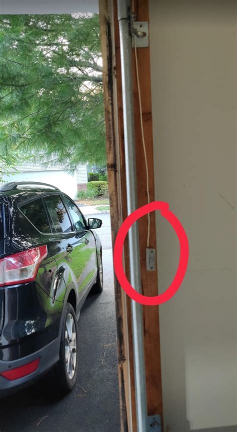 wiring - What is this button/switch by Garage door connected garage opener - Home Improvement ...