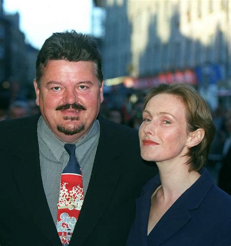 Hot Sexy Rhona Gemmell Bikini Pics