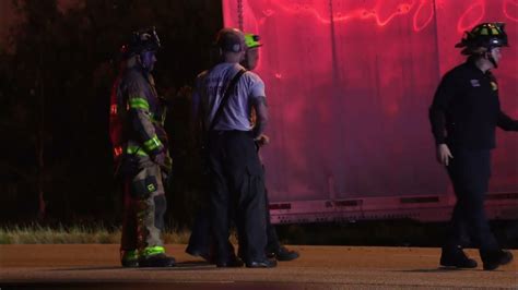 Man Airlifted After Tractor Trailer Explodes On The I 75 Youtube