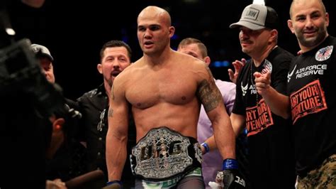 UFC Legend 'Ruthless' Robbie Lawler Set to Retire Following UFC 290 on ...