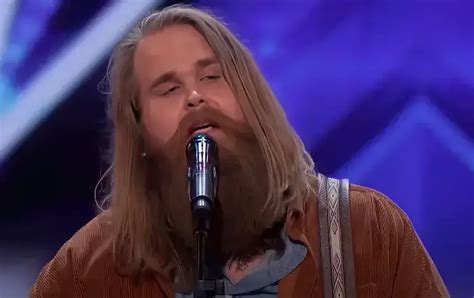 Swedish Singer Wows Crowd and Judges with John Lennon's 'Imagine'