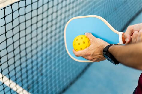 How To Grip A Pickleball Paddle Eastern Western Continental