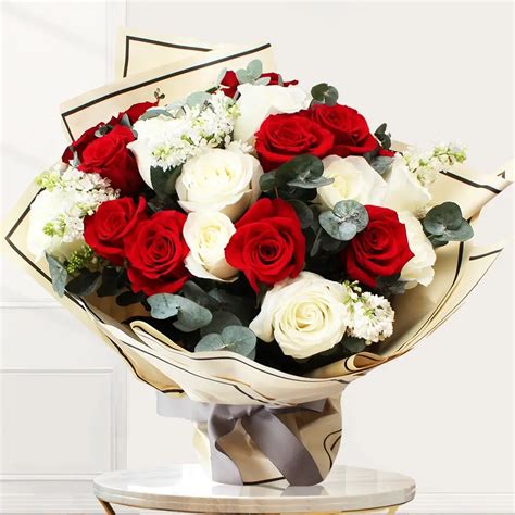 Red And White Roses Bouquet