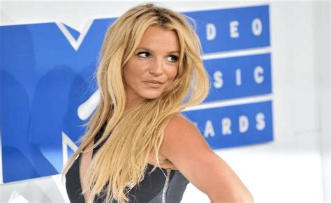 Britney Spears Deleted Her Instagram Account Fans Are Concerned