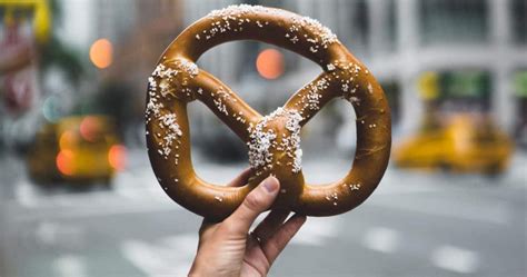 Cómo hacer pretzels caseros receta americana sencilla