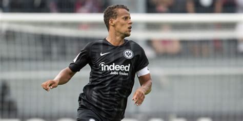 Eintracht Frankfurt Timothy Chandler Trainiert Erstmals Wieder Auf Dem