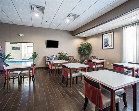 COMFORT INN & SUITES ST. LOUIS - HAZELWOOD $76 ($̶9̶9̶) - Updated 2022 Prices & Motel Reviews - MO