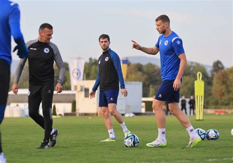 Fudbalska Reprezentacija BiH Odradila Trening Pogledajte Ko Je Sve