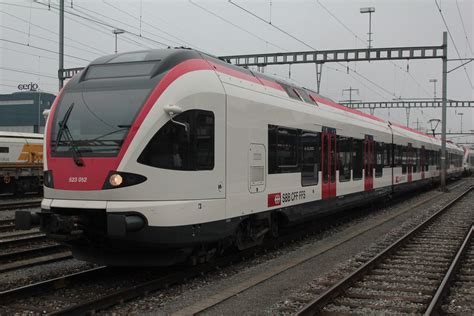 Sbb Flirt Rabe Von Stadler Rail Triebwagen Flickr