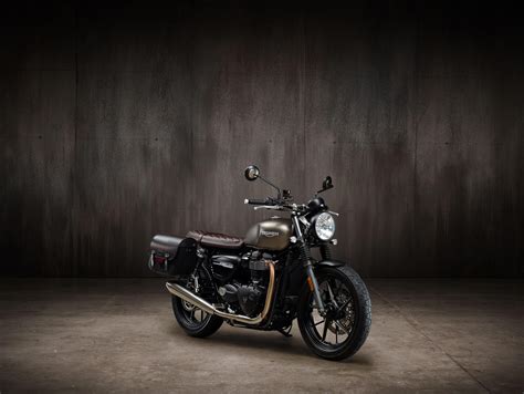 2020 Triumph Street Twin Guide • Total Motorcycle