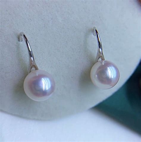 mm mm akoya pearl earring bright white pink overtone  high