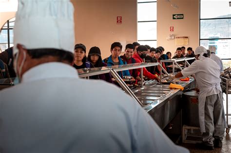 Unsaac Atender Raciones En El Comedor Universitario Unsaac