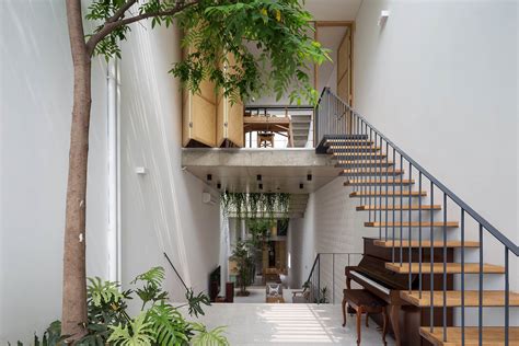 ODDO architects' CH House redefines the traditional tube houses of Vietnam