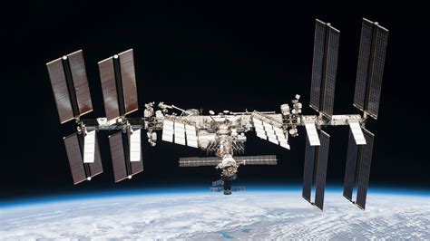Foods Astronauts Are Banned From Eating On The ISS