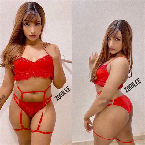 Do You Like Me In Red Lingerie Scrolller