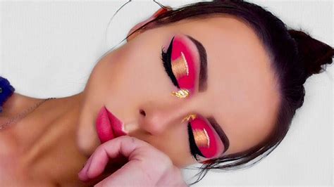 Hot Pink Halo Eye Makeup Tutorial Take Me Back To Brazil Palette