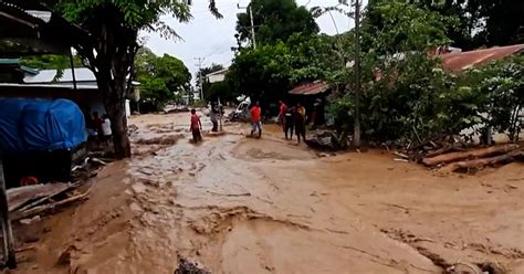 Frane E Inondazioni In Indonesia Oltre 100 Morti E Decine Di Dispersi