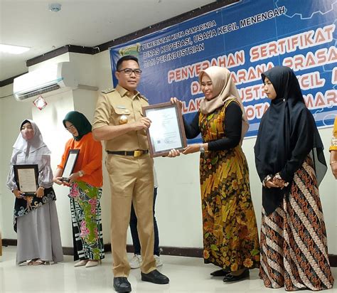 Wali Kota Andi Harun Serahkan Sertifikat Halal Hingga Prasarana Bagi