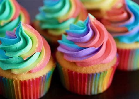 Rainbow Cupcakes – The Baking Angel