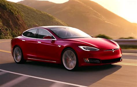 Récord un auto eléctrico de Tesla superó los 320 km h