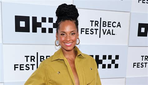 Alicia Keys Sparkles In Bedazzled Pumps At Tribeca Film Festival