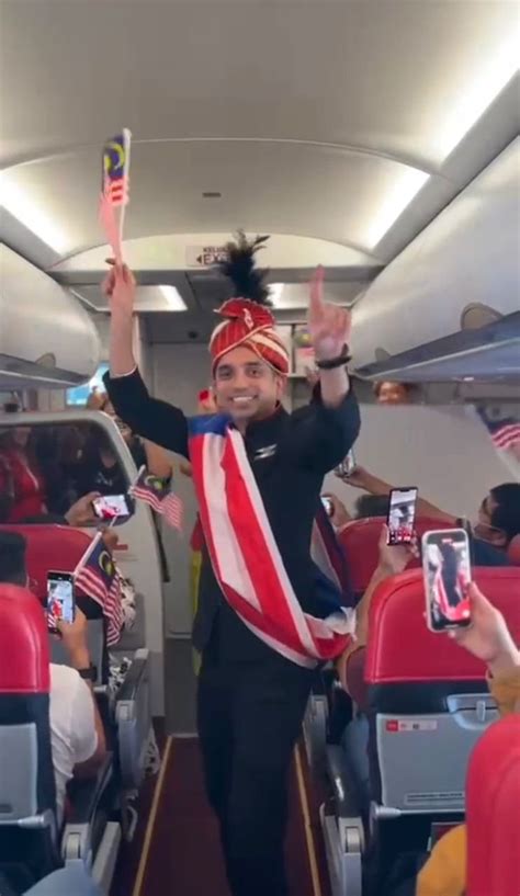 Airasia Hops Aboard The Iconic Keretapi Sarong In True Allstar Style