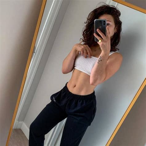 Tibo Inshape Juju Fitcats Dévoile Sa Cellulite Sur Instagram