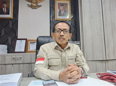 Dprd Dorong Mall Dan Perkantoran Di Surabaya Gunakan Tulisan Aksara