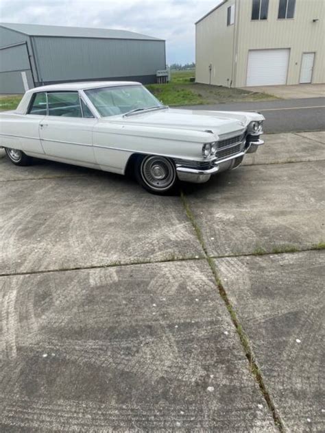 Cadillac Deville Coupe Coupe White Rwd Automatic For Sale