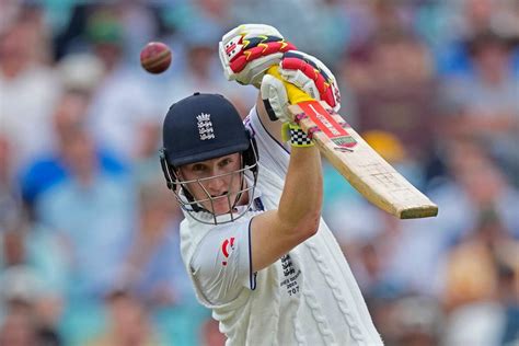 England Target Early Aussie Wickets After Enduring Tough Day At The